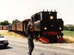 Dampflok 1916 der Angelner Eisenbahn mit einem Museumszug Sderbrarup-Kappeln bei Sderbrarup am 28-6-1992.