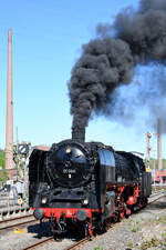 Mit der 1927 bei der Berliner Maschinenbau AG (BMAG) gebauten Dampflokomotive 01 066 wurden Ende April 2025 im Eisenbahnmuseum Bochum Führerstandsmitfahrten angeboten.