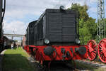 V 36 224 im BEM Nördlingen. Bei der Lok handelt es sich um eine 1939 von Orenstein & Koppel unter der Fabriknummer 21134 gebaute Lok vom Typ WR 360 C14 K, welche nie eine Staatsbahnnummer erhielt und zuletzt bei der VTG-Lehnkering AG als Lok 2 im Einsatz war. Bei der Ankunft in Nördlingen wurde die Lokomotive im DB-Farbschema für die Baureihe V 36 (Schwarz mit rotem Fahrwerk) und erhielt in Anlehnung an das DB-Nummernschema die Nummer V 36 224. (17.08.2025)