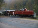 V 60 114 der DFS am 25.10.09 Im Bahnhof Beringersmhle vor der Rckfahrt nach Ebermannstadt 