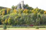 DFS V60 114 zieht ihren Zug nach Ebermannstadt unterhalb der Ruine Neideck durchs schne Wiesenttal - 14/10/2012