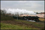 503655 von Eisenbahntradition ist hier am 15.12.2007 mit einem Sonderzug von Versmold nach Osnabrück zum dortigen Weihnachtsmarkt unterwegs. Hier hat 503655 gerade Hasbergen durchfahren und ist auf der Rollbahn in Richtung Osnabrück unterwegs.