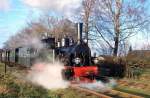 Lok  Hoya  macht sich am Nachmittag des 14.12.2008, dem dritten Advent, im Bahnhof Heiligenberg auf den Weg nach Asendorf.
