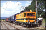 Elektrolok 22 der VBE mit einem Museumszug am 22.07.1999 in Rinteln Süd.
