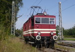 E 22 wartet in Alverdissen auf die Rückkehr des Museumszuges aus Dörentrup, um in dann unter Fahrdraht zurück nach Bösingfeld zu befördern (28.8.16).