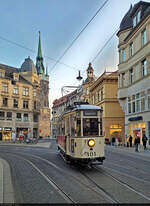 Beim Spaziergang durch die Altstadt von Halle (Saale) konnte der etwa 100 Jahre alte Triebwagen 401 der Waggonfabrik Gottfried Lindner in Ammendorf (heute ein Stadtteil von Halle) beobachtet werden. Dieser war Richtung Reileck unterwegs.

🧰 Hallesche Straßenbahnfreunde e.V.
🕓 15.3.2025 | 18:03 Uhr