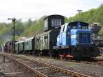 Museumspendelzug mit 35 1097 und der Henschel Diesellok der Hespertalbahn am 16.4.2011 in Bochum-Dahlhausen.