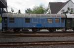 Dreiachsiger Umbau-Wagen, als Dienst wagen der Bauart 3yg der Historische Eisenbahn Frankfurt (HEF) abgestellt beim Bahnhofsfest in Knigstein/Taunus am 12.06.2011.