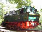 Die 98 8921  Graf Bismarck XV  beim Umsetzen am Hlser Berg. Die Lok ist eine ehem. Zechenbahn, Bj. 1947. Um 1980 die Zulassung fr die Museums-Strecke zu bekommen, musste sie allerdings von Kohle auf l-Feuerung umgerstet werden, wegen der sonst mglichen Waldbrandgefahr. Dem Fahrspa tut das keinen Abbruch - Dampf ist Dampf!