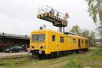 DB Netz 708 303-3 beim Familienfest der Magdeburger Eisenbahnfreunde, am 06.05.2023 im Wissenschaftshafen Magdeburg.