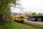 DB Netz 708 303-3 am 06.05.2023 beim Familienfest der Magdeburger Eisenbahnfreunde im Wissenschaftshafen Magdeburg.