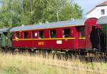 Die Firma Fuchs in Heidelberg baute den heutigen Buffet Wagen des MECL als Bauzugwagen im Jahr 1930 als Bi 29 28614 Stg. 2001 kam der Wagen nach Losheim zum MECL und wurde zum Buffetwagen umgebaut. 01.08.2015 im Bahnhof Bachem.