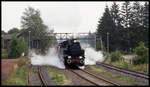 Tkp 4408, eine ehemalige polnische Tenderlok, zog am 2.10.1994 einen Touristik Sonderzug nach Bad Schwalbach. Hier fährt der Zug gerade im Bahnhof Hahn - Wehen ab. Die Lok gehörte zu diesem Zeitpunkt der NTB, der Nassauischen Touristik Bahn.