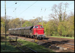 V 65001 von ODF bespannte am 5.5.2016 den für den Pendelverkehr vorgesehenen Sonderzug von ET und fuhr damit über die Rollbahn via Osnabrück nach Bielefeld.
Hier befindet sich der Zug gerade um 08.25 Uhr an der Bahnhofseinfahrt von Hasbergen.