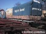 ... tglich Basel - erreicht dieser Waggon nicht mehr, dessen sicherere Bestimmung mir leider nicht mglich war. Er steht im Eisenbahnmuseum im Sachsenwald, dort ist Sonntags eigentlich immer offen oder Veranstaltung, Aumhle bei Reinbek! - (Schleswig-Holstein) - Gehrt zum gleichen Verein wie die Schnberger, deshalb dort zugeordnet.
Einer der Vereinsmitglieder war mal LKW-Fahrer und trgt so seinen Teil zur Rettung der historischen Waggons bei.
www.brahmer-modellbau.de