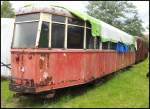 Verrostete Historische Stra�enbahn im Stra�enbahnmuseum Sch�nberger Strand am 27.06.2013