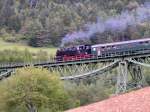 Lok 86 333 beim Befahren des 252,5 Meter langen Biesenbach Viadukts bei Epfenhofen.