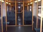 Der Unterdeck eines ex DR Dostos in der 2.Klasse. Auch hier musste ich das Blitzlicht verwenden, ansonsten wrde das Bild verschwommen sein.