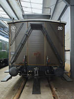 Der 1901 gebaute Postwagen WLE 210 (Bauart PwPosti pr 94) der Westfälischen Landeseisenbahn war Ende April 2025 im Eisenbahnmuseum Bochum-Dahlhausen ausgestellt.