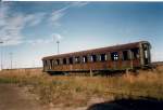 Auf einer Erkundungstour in Pasewalk entdeckte ich diesen ausrangierten Reisezugwagen im September 1997.