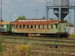 Im ehmaligen Bw Pasewalk befindet sich ein Eisenbahnmuseum.Wie so viele Museen droht auch dem Museum die Schlieung.So kann man vom Bahnsteig aus diesen alten Reisezugwagen neben der ehmaligen Besandungsanlage sehen.Meine Aufnahme entstand am 31.Juli 2010.  