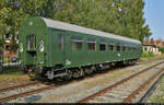 Herbstlokfest im Lokschuppen Staßfurt    Dieser Aufenthaltswagen (60 80 990 1511-7 D-Ost) war neben dem Bahnsteiggleis von Leopoldshall (TBw) geparkt.