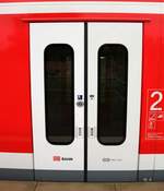 Sind das die Türen der Zukunft für Doppelstockwagen? Diese sah ich erstmalig an einem DBpza 780 der Elbe-Saale-Bahn (DB Regio Südost), hier als RE 16318 (RE30) von Naumburg(Saale)Hbf