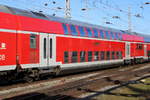 Hocheinstiegs-Dosto D-DB 50 80 26-75 193-5 DBpza 753.5 am Vormittag des 03.04.2021 im Rostocker Hbf.