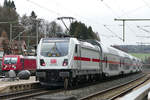 05.03.2019, IC 2063 von Karlsruhe Hbf nach Leipzig Hbf hält im Bahnhof Kronach 