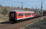 Am 19.04.12 zog 185 063 einen gemischten Güterzug durch Burgkemnitz, an dessen Ende dieser Nahverkehrswagen hing.