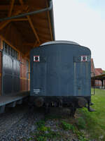 Mitte August 2021 war am Heringsdorfer Bahnhof dieser Packwagen (20 50 93 -20 428 9) zu sehen.