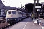 111 093 mit IR 2310 (Stuttgart - Emden) im Hbf. Darmstadt - 02.07.1994