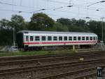 Bimdz 51 80 84-95 806-6 Heimatbf Hamburg Langenfelde war der einzige,abgestellte Reisezugwagen in der Abstellanlage von Stralsund am 03.September 2011.