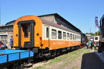 Ich muss noch einmal die Farbe Orange ins Spiel bringen, hier ein Speisewagen aus einem Städteschnellverkehrs-Zug der DR aufgenommen am 26.08.2016 beim Dampflokfest in Halle/Saale