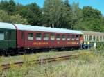 Speisewagen der ehemaligen DR, eingereiht im DPE 91913 von Cottbus nach Freyburg (Unstrut) im Bf Freyburg; 13.09.2008