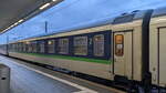 Am 29. Januar 2022 konnte D-TRAIN 51 80 84-90 217-1 Bomdz 236.9 in Bochum im Rahmen des Abellio RE11 Ersatzverkehres festgehalten werden.