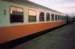 Der wohl noch letzte vorhandene Wagen der Schnellzugflotte der DR von den legendären Städte-Express-Zügen in ihren auffallend wundervollem orangefarbenen Lackierungen, die nicht nur innen mit den