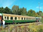 1.Klasse Abteilwagen der ehemaligen DR, eingereiht im DPE 91913 von Cottbus nach Freyburg (Unstrut) im Bf Freyburg; 13.09.2008