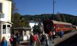 Ein WRg sichert die Versorgung im Bahnhof Markersbach (?)  Jubiläum 125  Jahre Strecke Annaberg Buchholz- Schwarzenberg 04.10.2014 12:48 Uhr.