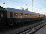 Am 56 80 10-80 142-7 am Schlu von Sonderzug DPF 378 Binz-Bchen,am 27.Oktober 2012,beim Halt in Bergen/Rgen.