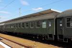 Ein Schnellzugwagen der Bauart Bm 238 (56 80 22-40 153-9 D-HDS), eingereiht als Wagen 7 bei der Dampfsonderfahrt durch Deutschland am 01.08.2015 in Berlin-Lichtenberg.