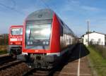Zwei lokvorrausfahrende Regionalbahnen mit Dostos treffen sich am Haltepunkt Werther 19.10.2013