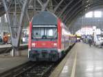 Ein Doppelstockzug steht am 26.01.13 in Leipzig HBF und kam von Halle(Saale) HBF.