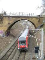 Eine S-Bahn f�hrt Ri.