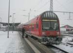 Hier ein RE3 von Stralsund nach Elsterwerda, bei der Ausfahrt am 7.1.2010 aus Angerm�nde.