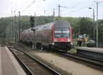 Hier ein RE7 nach Wnsdorf-Waldstadt, bei der Ausfahrt am 23.5.2010 aus Bad Belzig.