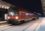 Mit Steuerwagen voraus steht am Gleis 2 des Bahnhofes L�bbenau/Spreewald der RE2 nach Cottbus �ber Vetschau bereit. L�bbenau den 26.12.2010