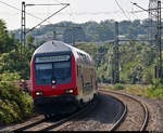 DABpbzfa 762 mit Schublok 147 010-3 von DB Regio Baden-Württemberg als RB 19112 von Stuttgart Hbf nach Neckarsulm durchfährt den Bahnhof Asperg auf der Bahnstrecke Stuttgart–Würzburg (Frankenbahn | 4800).
Aufgenommen im Gegenlicht am Ende des Bahnsteigs 3/4.
[26.7.2019 | 9:57 Uhr]