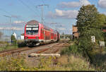 DABpbzfa 762.0 rollt mit Schublok 143 957-9 am Bahnübergang Zöberitzer Weg auf sein Ziel Halle(Saale)Hbf zu.