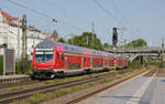 RE5 Lindau-Reutin - Stuttgart Hbf geschoben von einer unbekannten 146 am 15.07.2022 in Esslingen.